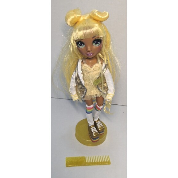 Rainbow High Sunny Madison Doll Blonde Hair Yellow Gold Outfit Socks 2019 - Picture 2 of 4